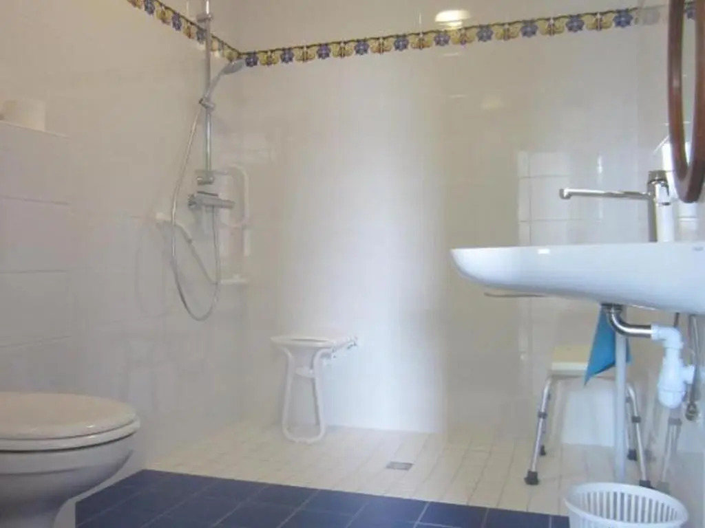 Maison bourbonnaise rénovée avec terrasse, Wifi et parking - FR-1-489-107