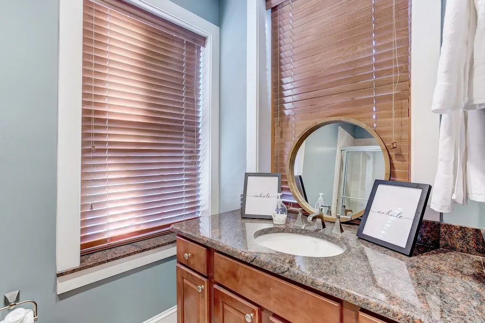 Luxurious Historic Home 1 Block From Inner Harbor