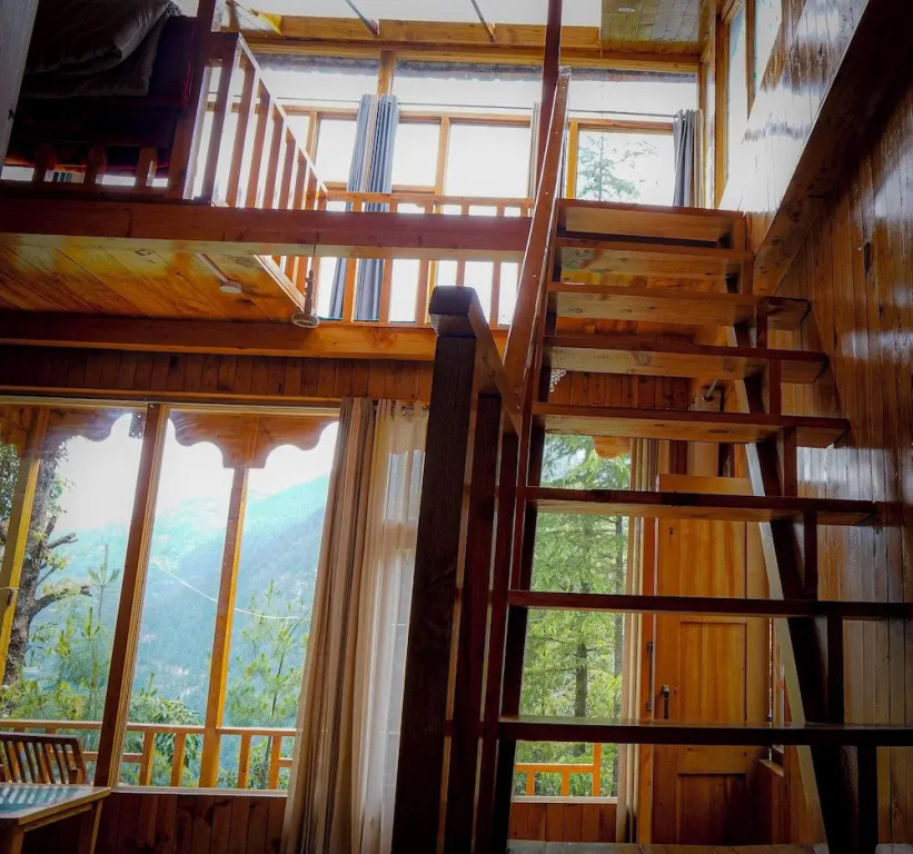 WOW Duplex Treehouse & Cottages