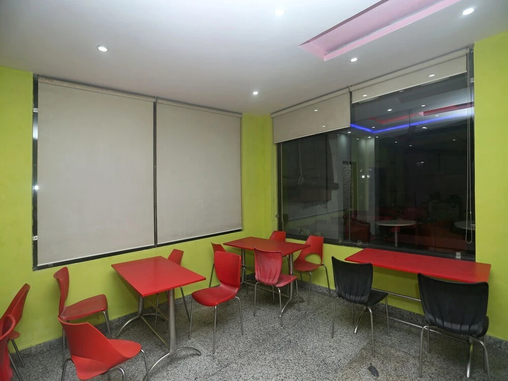 OYO 11556 Om Guest House Residency