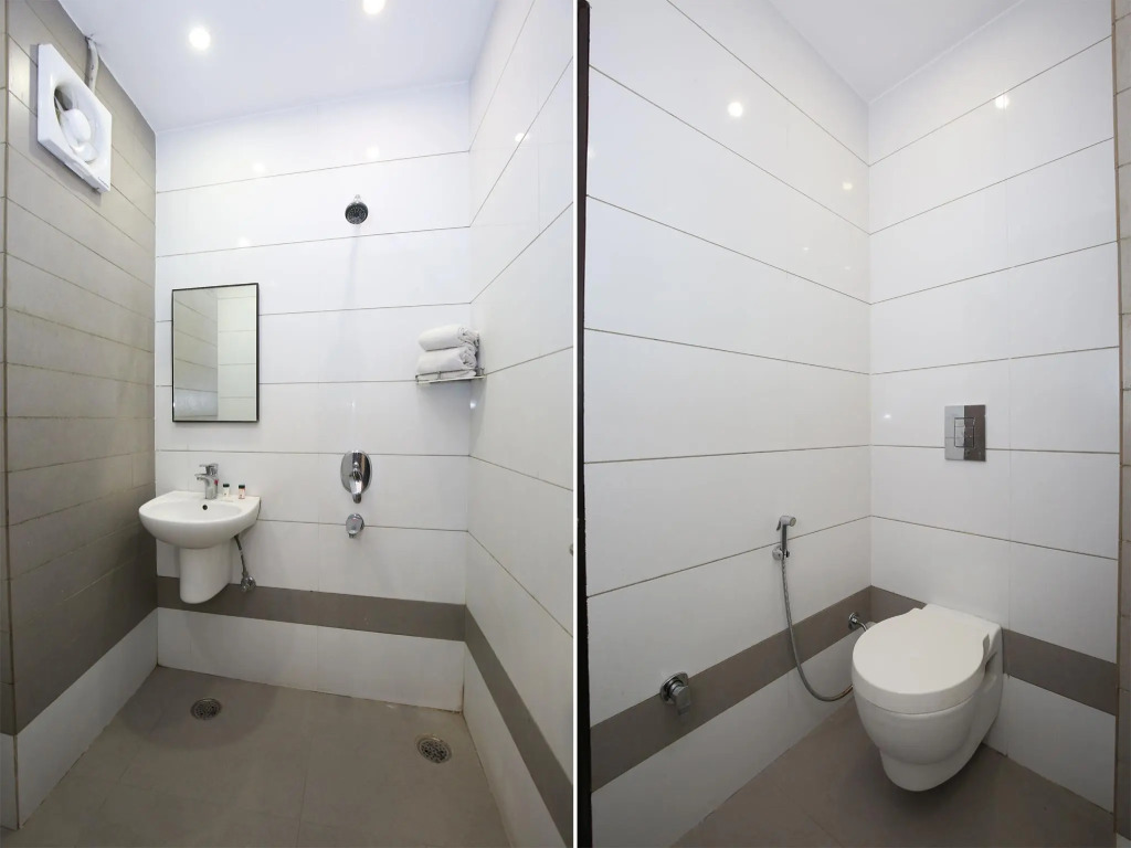 OYO 9816 Hotel Neelkanth