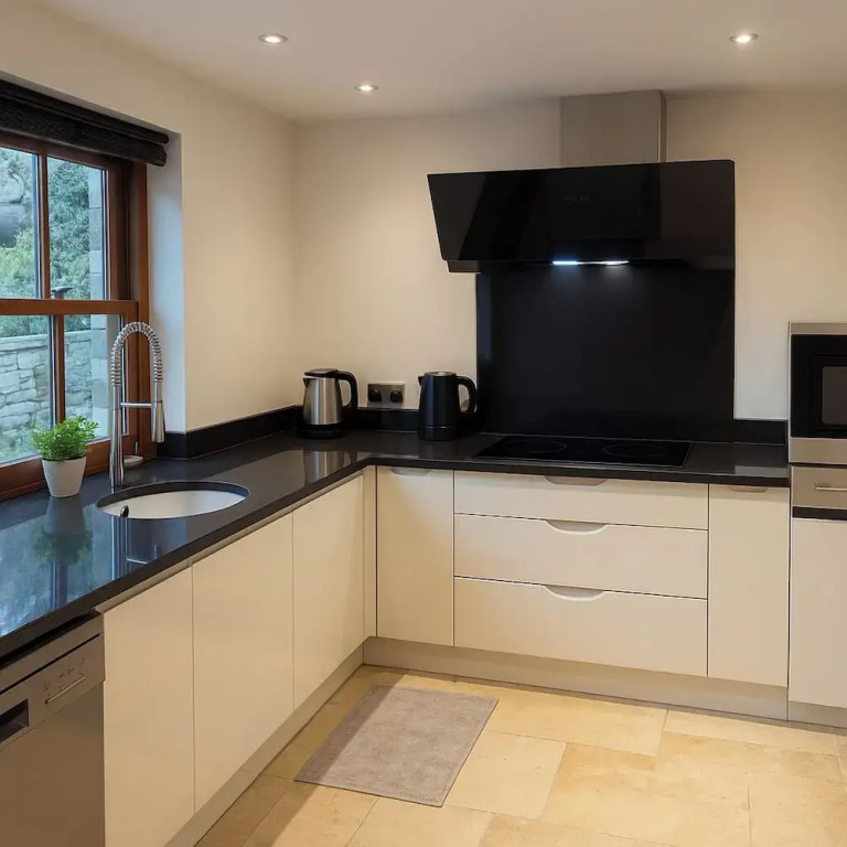 Sleeps 4 - Old Farmhouse - Near Pendle Hill