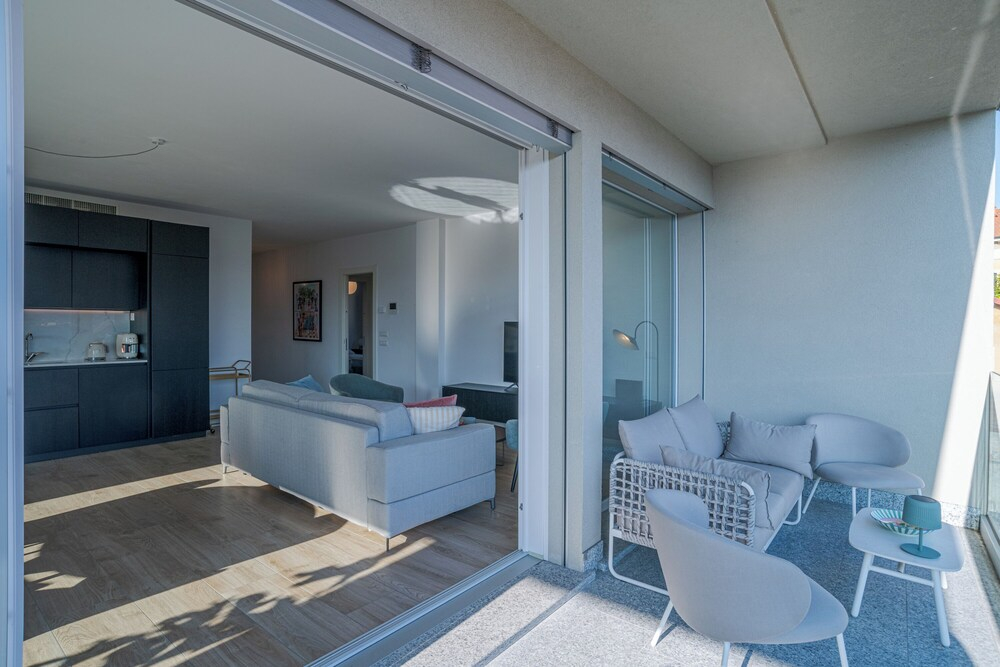 Condominio Modern House