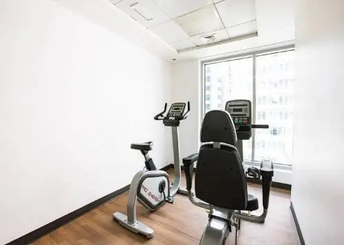 The Dubai Holiday Home, spacious 2 Bedroom Apartment, podium landscape view