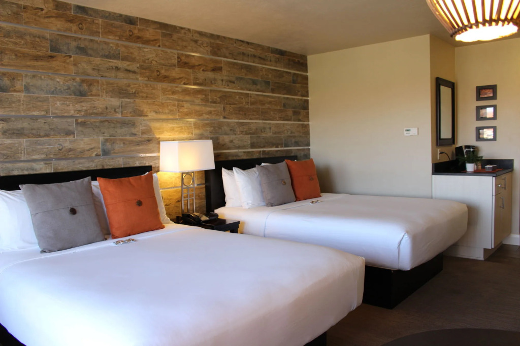 Inn On The Cliff