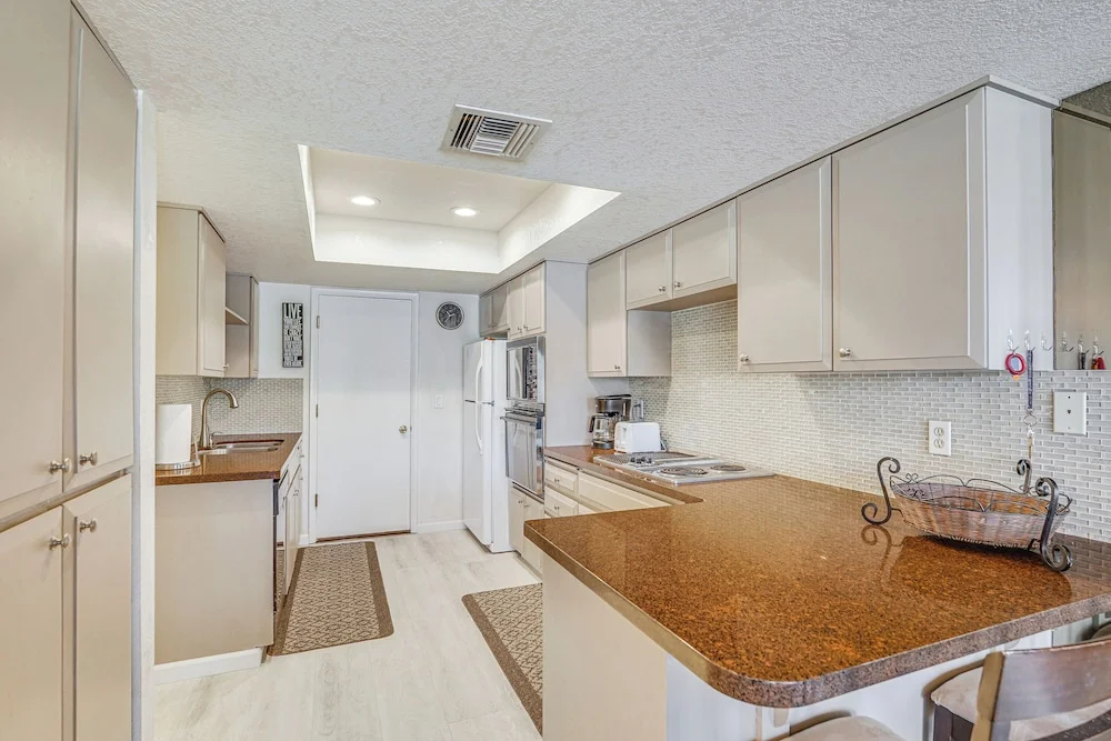 Walk to Lake Havasu Beaches: Condo w/ Pool Access!