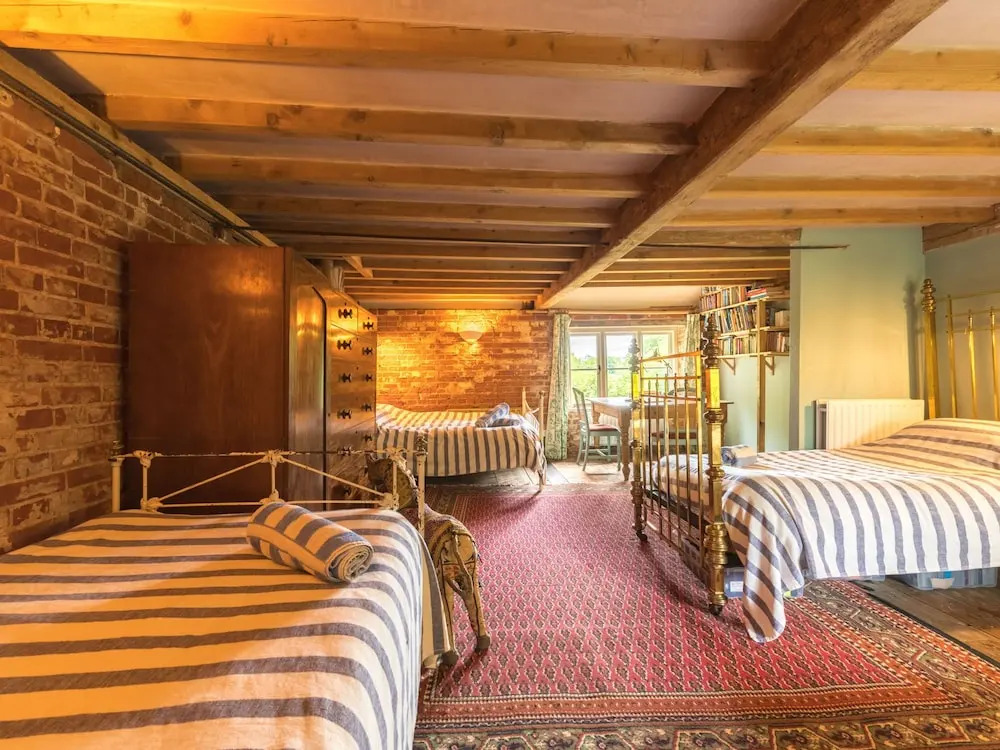 Rustic holiday home in Reepham with Garden