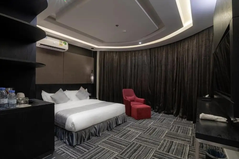South Hotel Suites