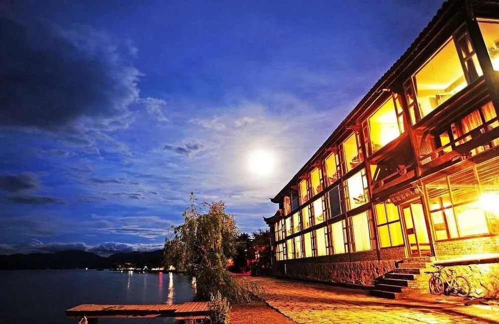 Lijiang Lugu Lake Nv'er Garden Hotel