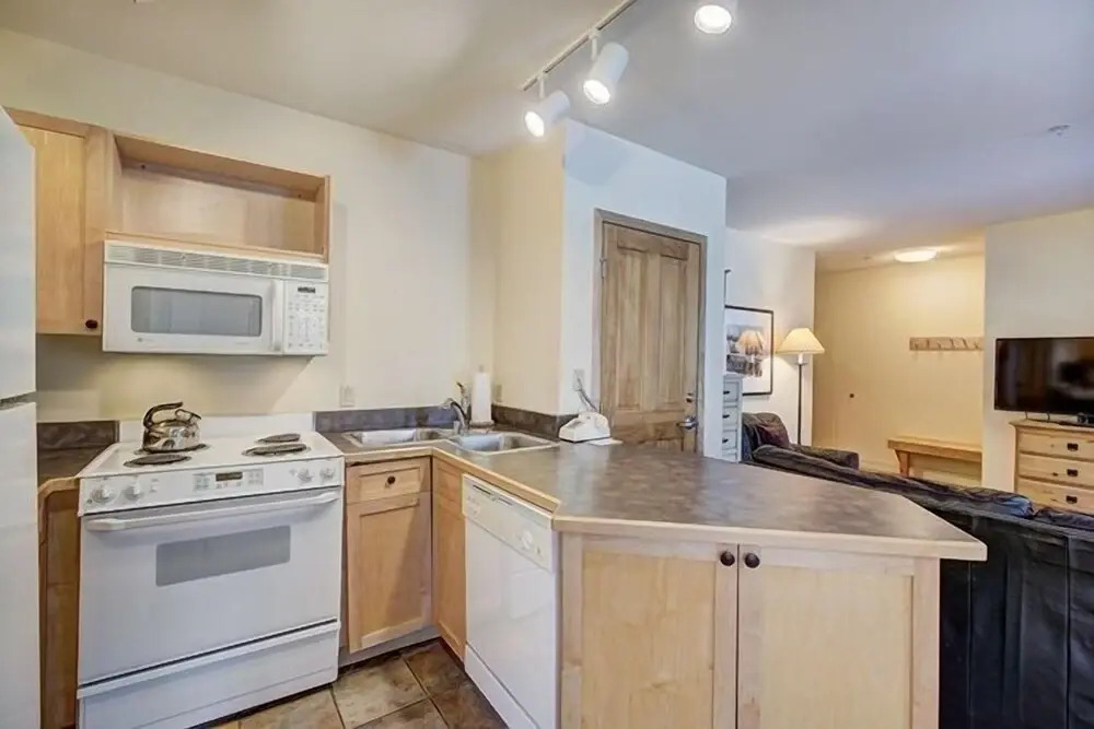 Silver Mill 8184-1br-walk To Slopes! Kids Ski Free! 1 Bedroom Condo by RedAwning