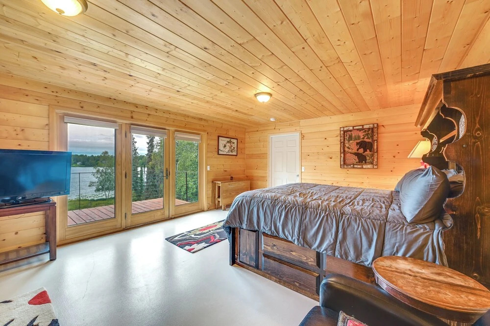 Spacious Soldotna Home w/ Mackey Lake Views