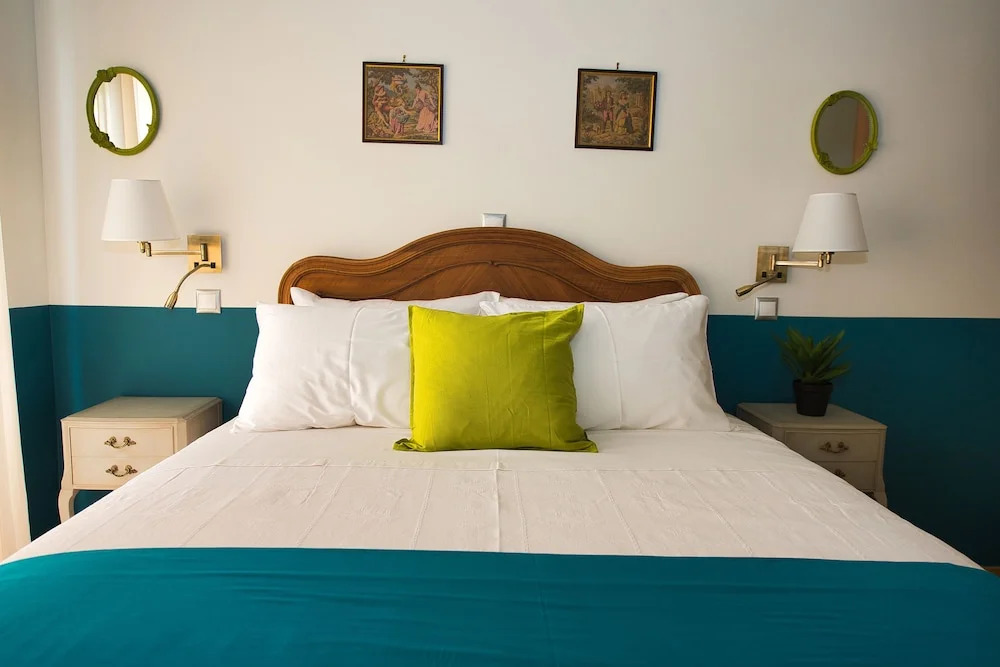 Rastoni Athens Suites near Acropolis at Tsatsou street