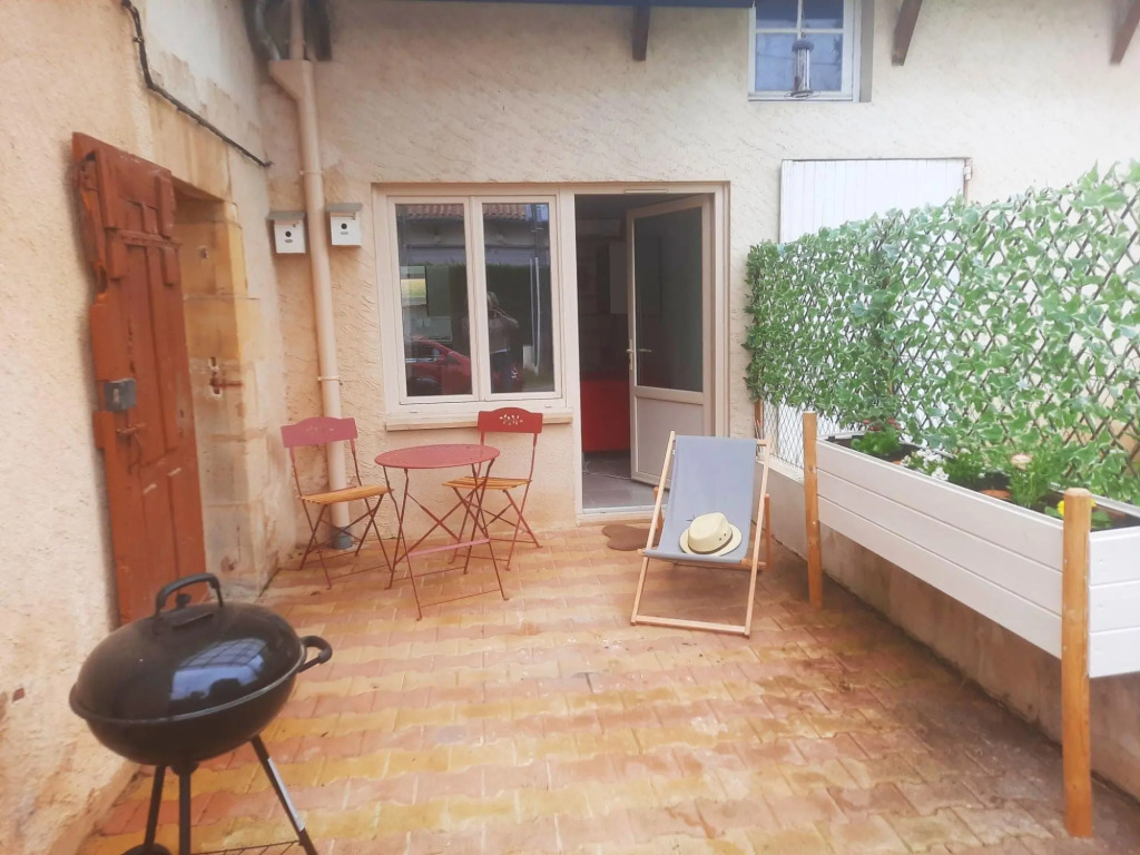 Cosy Holiday Home in Bergerac With Terrace