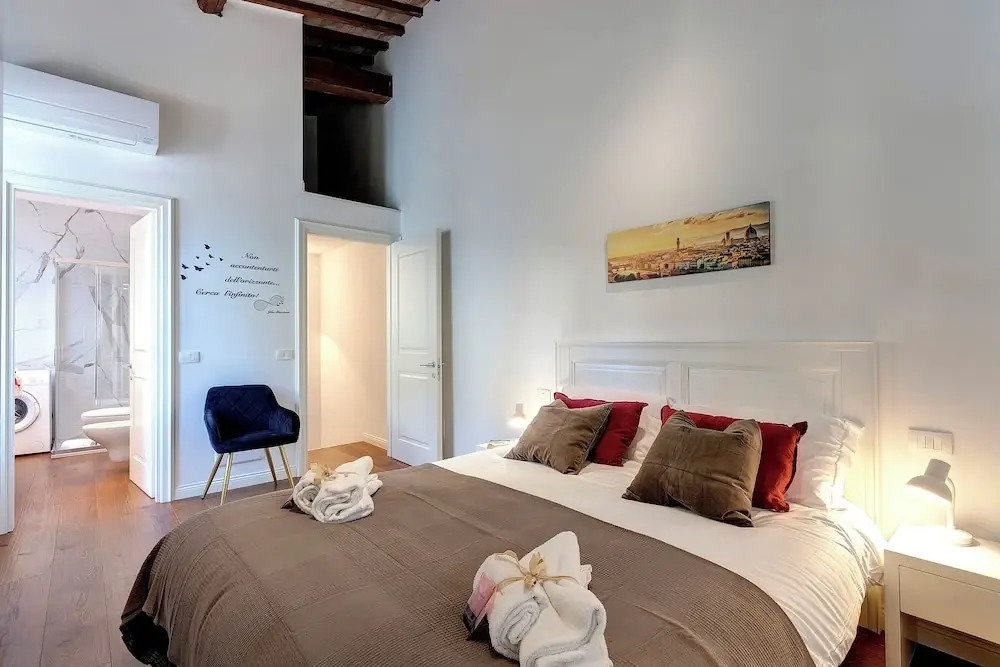 Bonnie - Clyde - Marvin Apartments by Mamo Florence