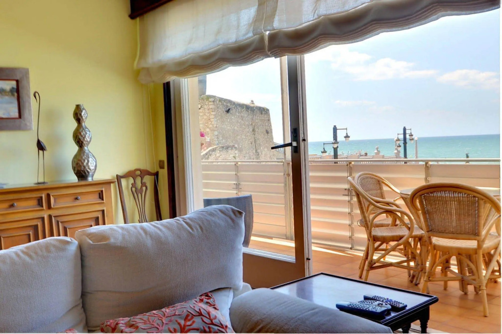 Sea Front Apartment