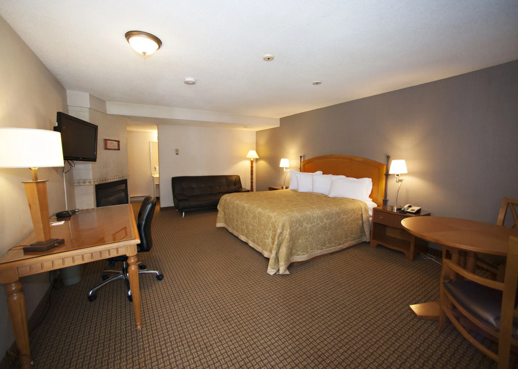 First Canada Hotel Cornwall Hwy 401 ON