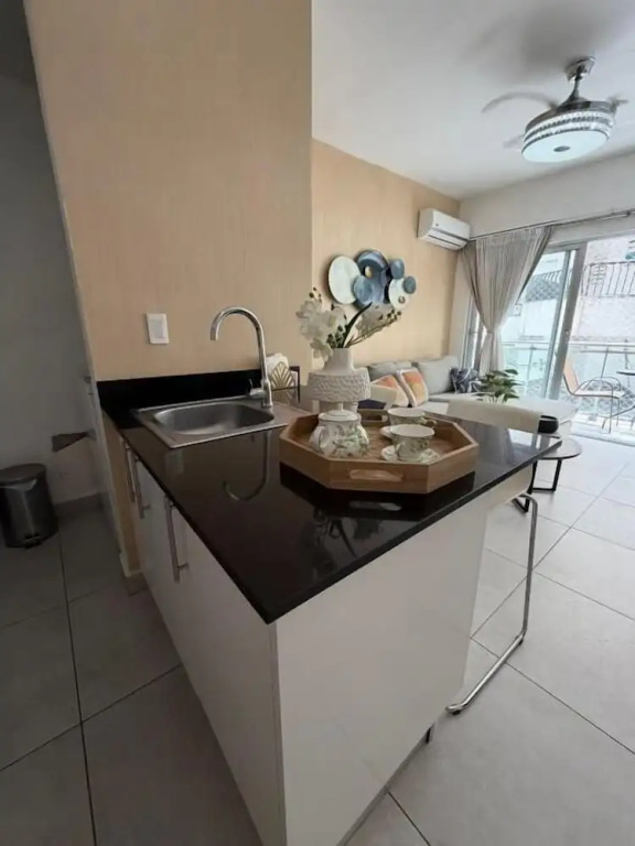 Modern Ocean View 1BR in La Esperilla, Pool, Gym