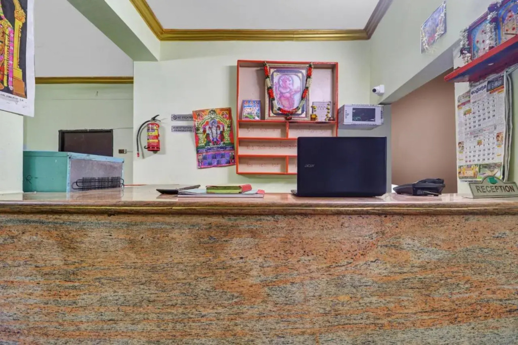 SPOT ON Sri Sai Lohith Lodge Near Secunderabad Railway Station