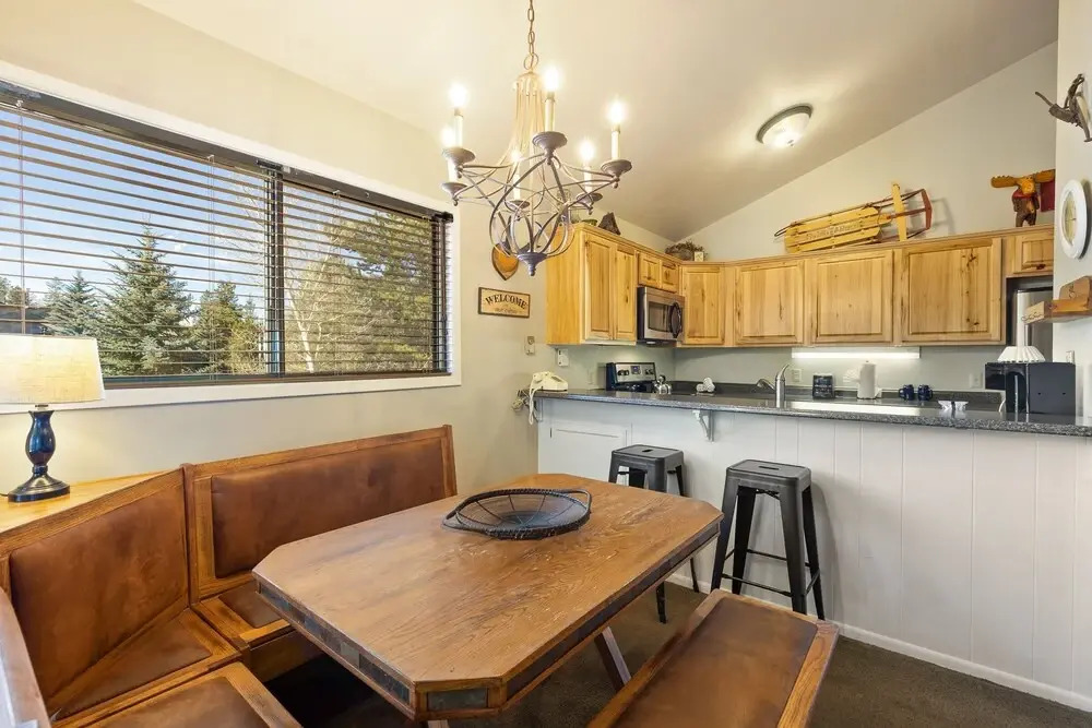 1219 Flying Dutchman 2 Bedroom Condo by Redawning