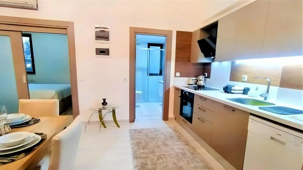 Central Flat With Shared Pool In Kepez Antalya
