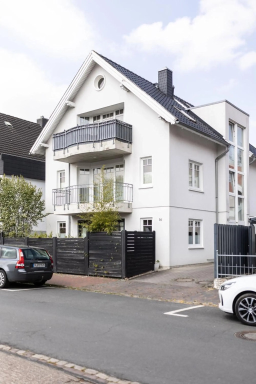 Schöne, geräumige, sonnige Wohnung Old Innenstadt
