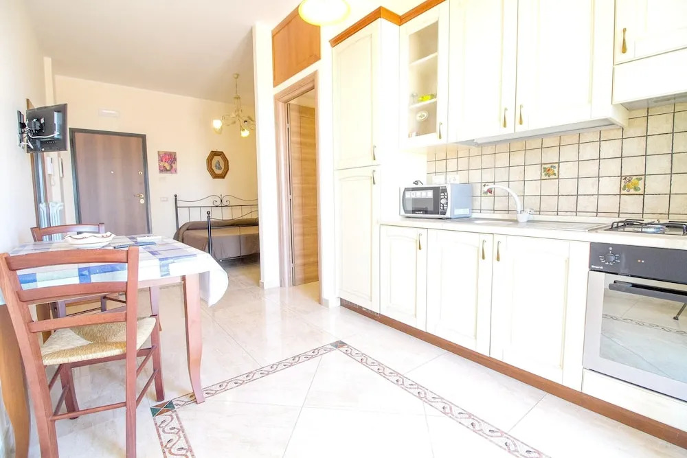 Studio In Trecastagni With Wonderful Sea View Furnished Terrace And Wifi 9 Km From The Beach