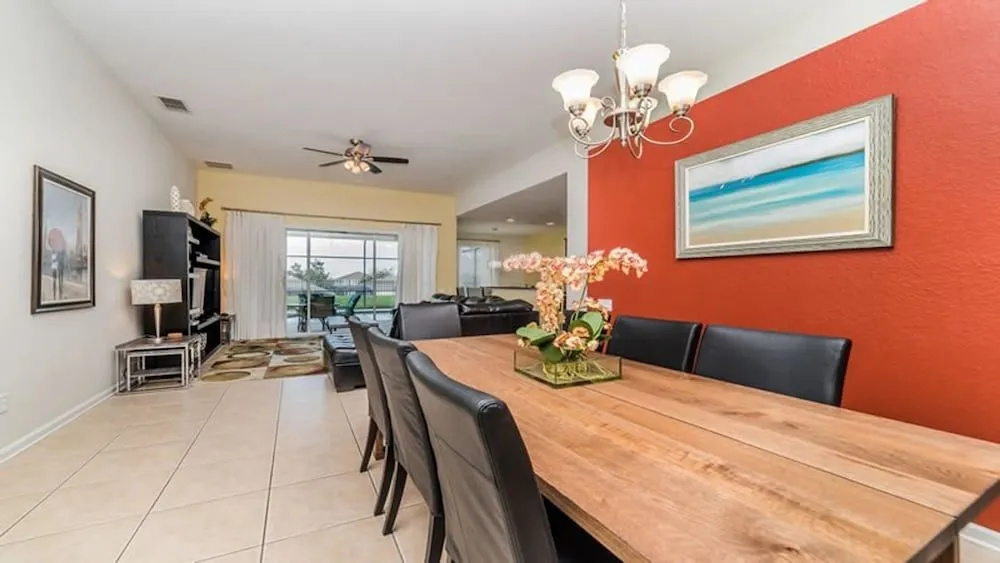 Villa 2625 Pawnall Windsor Hills