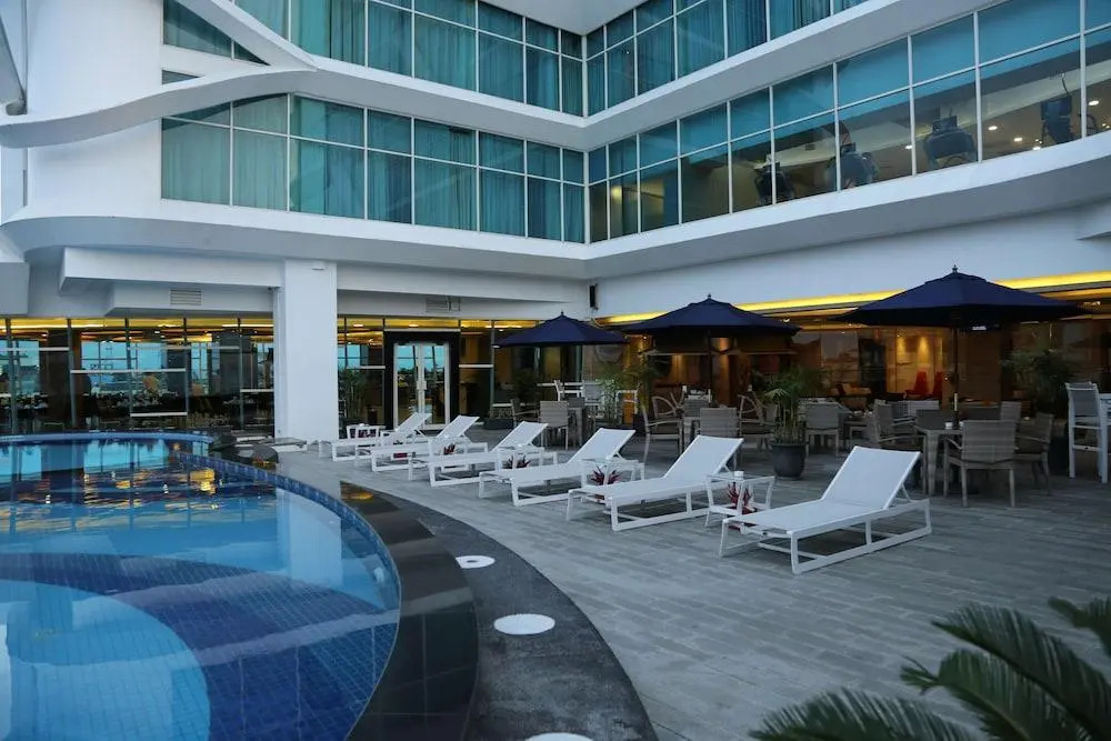 Golden Tulip Galaxy Hotel