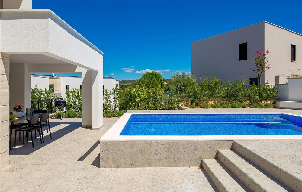 Beautiful Apartment in Malinska With Outdoor Swimming Pool, Wifi and 3 Bedrooms