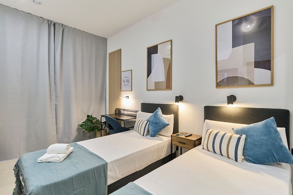 Sant Adrià Urban Suites by gaiarooms
