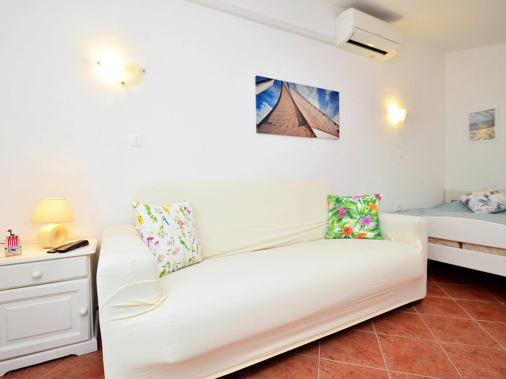 Holiday Home Aron by Interhome