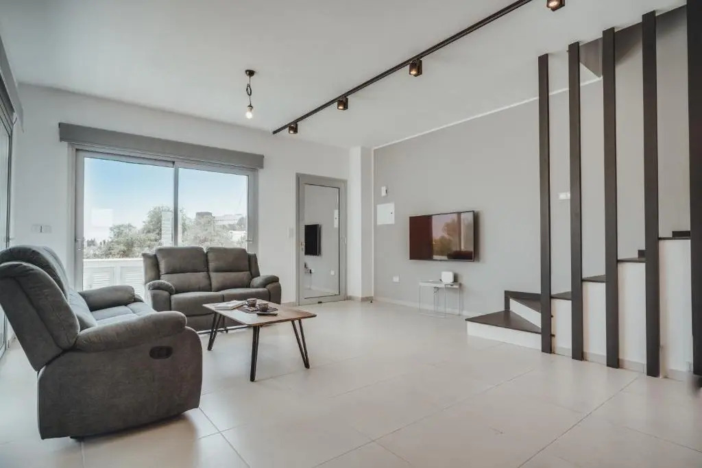 Stay in Style in Modern 3 Bedroom Villas Near Nissi Beach & Square