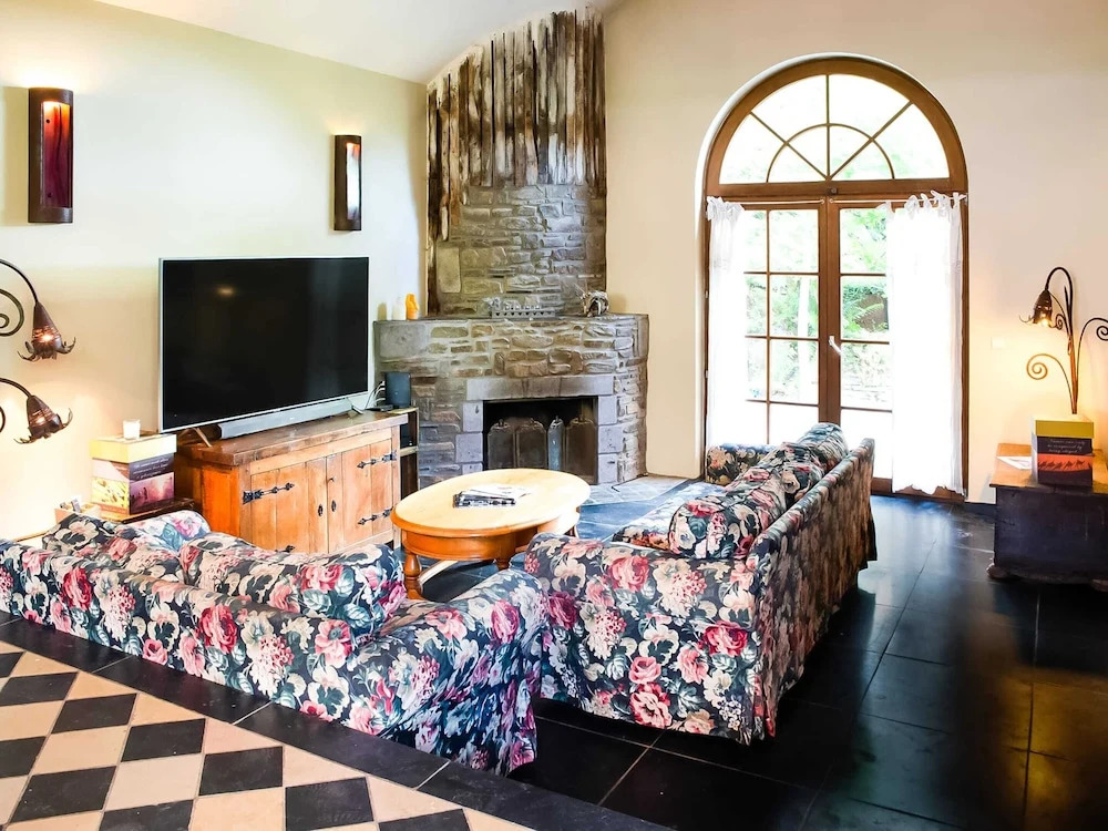 Holiday home with sauna and swimming pool