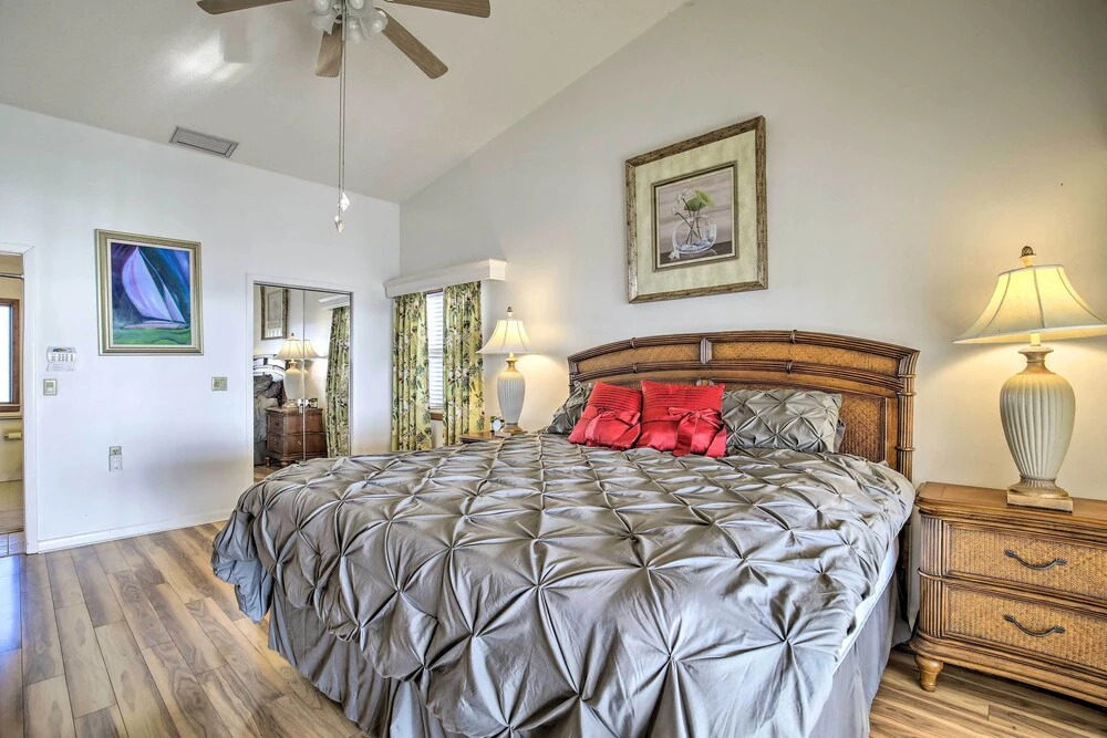 Bayfront Palmetto Retreat With Pool, Spa & Dock!