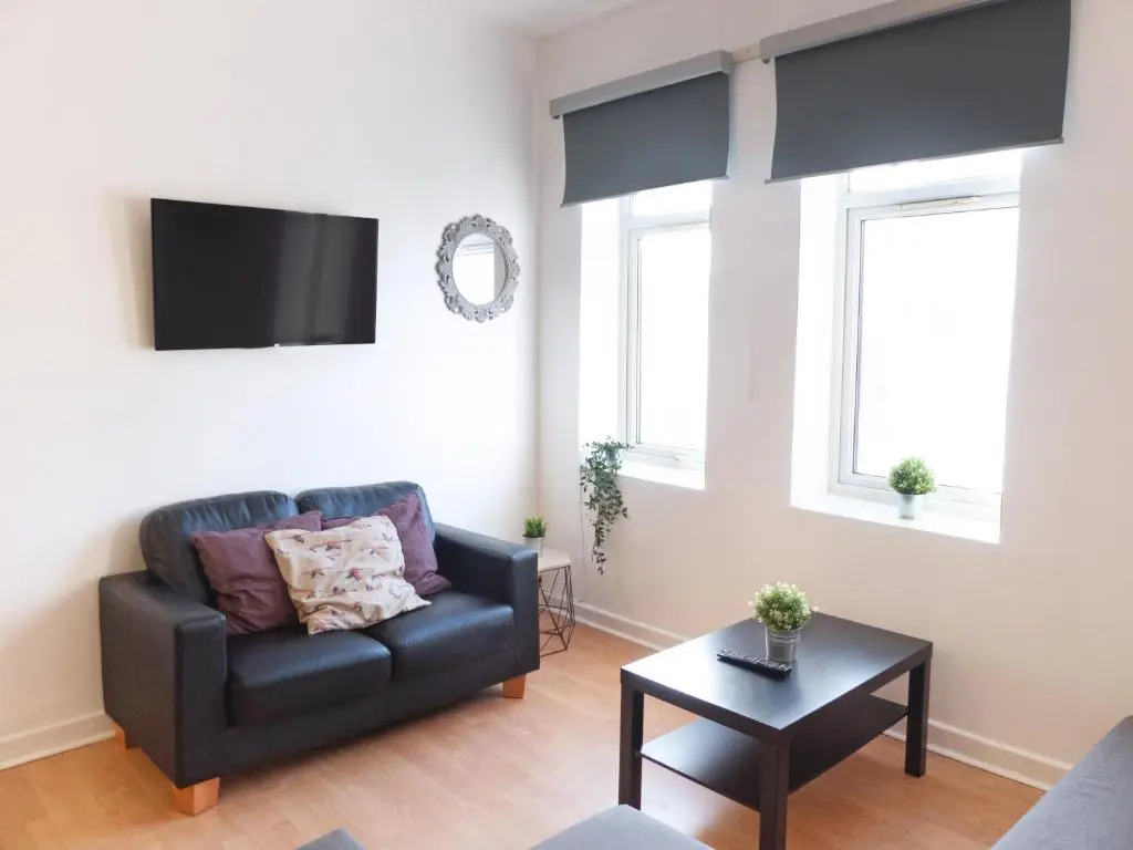Space for Groups, 10 Mins From Queen St!