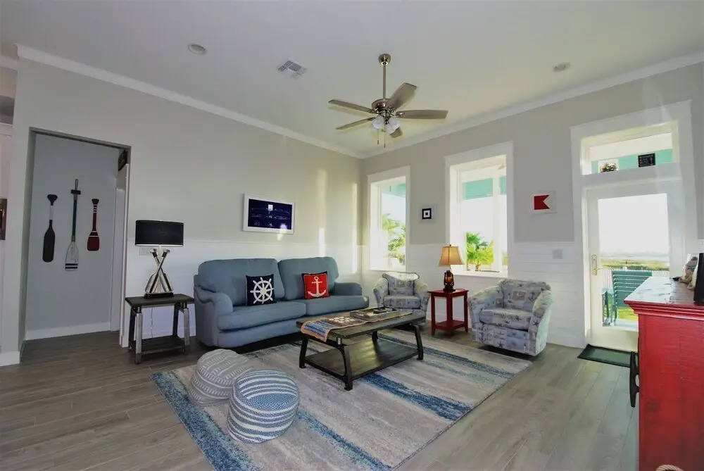 Anchors Aweigh 3 Bedroom Cottage by RedAwning