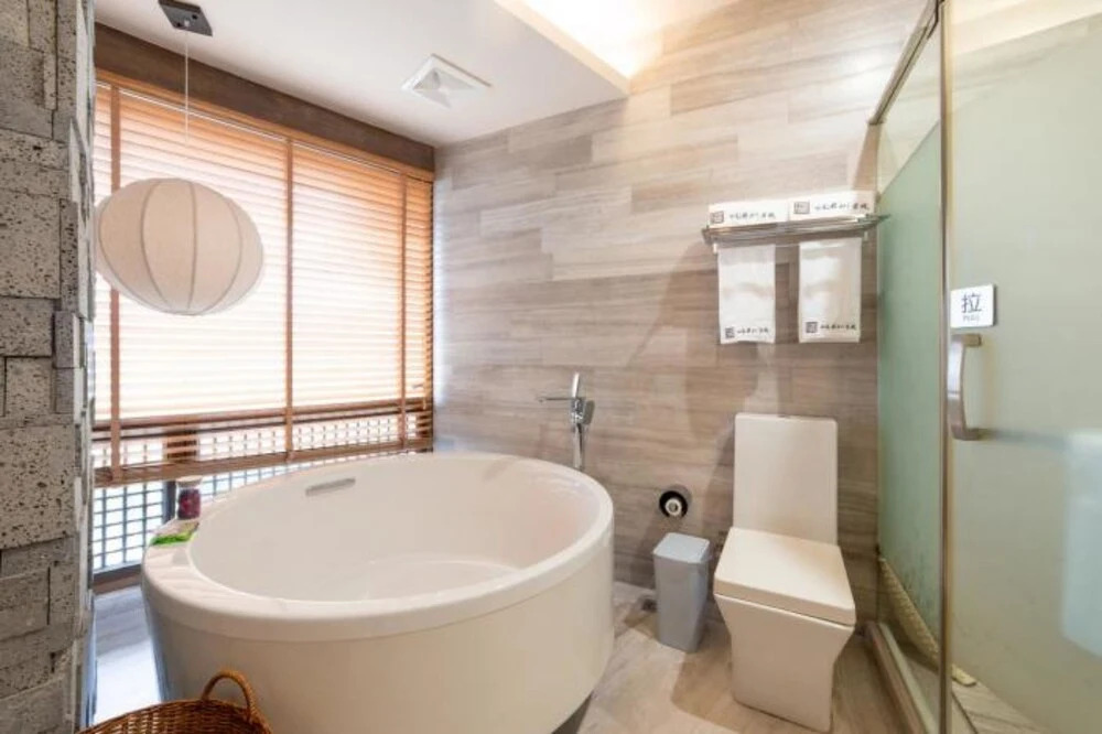 Qiansu Ban Jiang Xia Boutique Inn