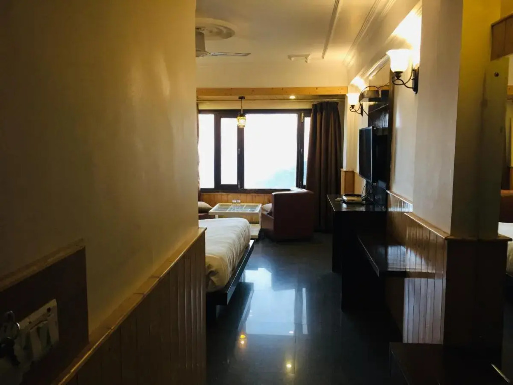 Hotel Atithi, Near Yes Bank, Mall Road, Mussoorie