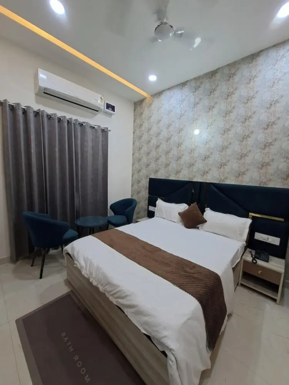 Wishotel Xpress Hotel Crown Classic Villa