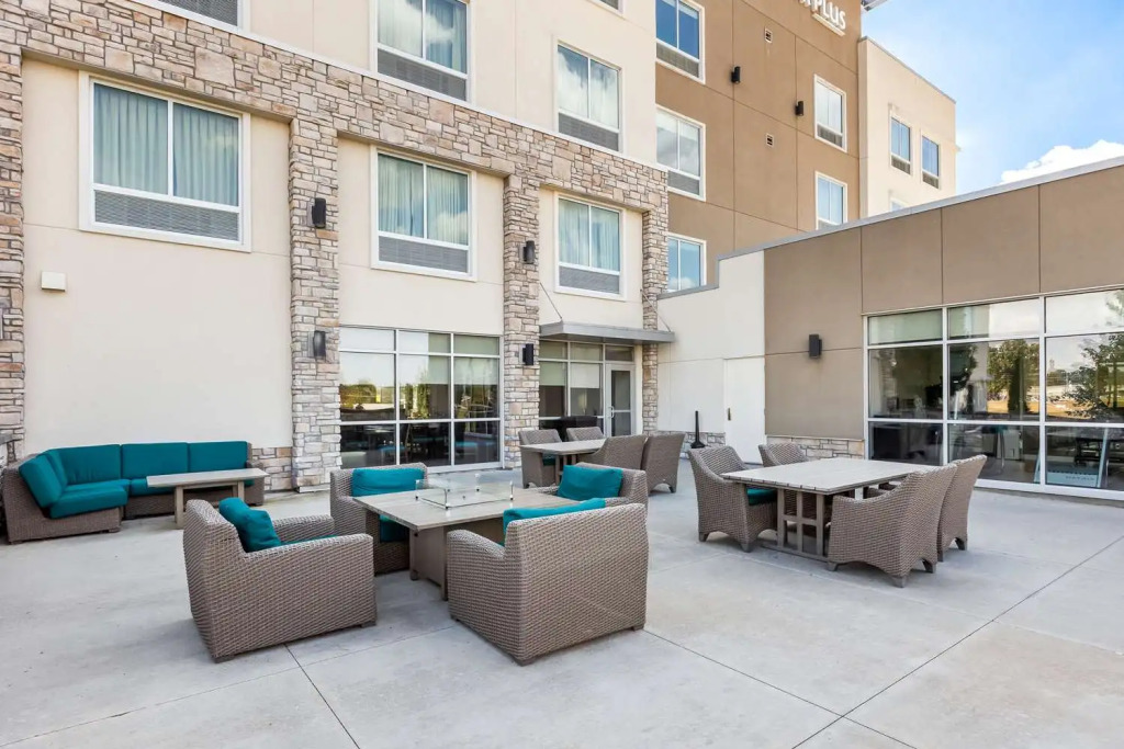 Best Western Plus Bolivar Hotel & Suites