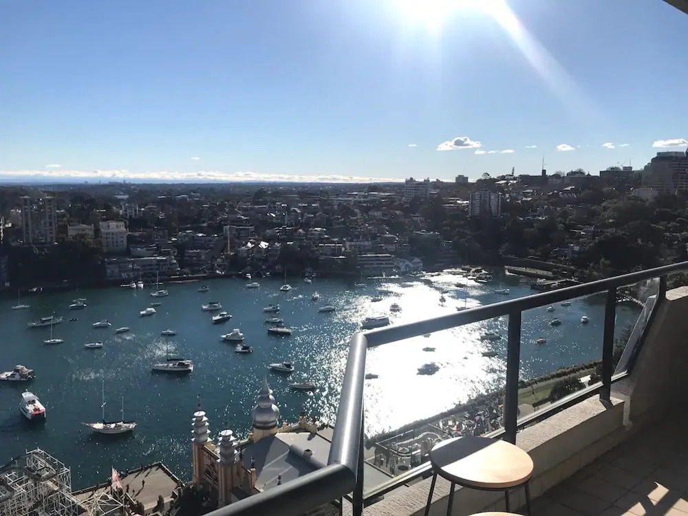 Milsons Point Apartment with Harbour Bridge Views