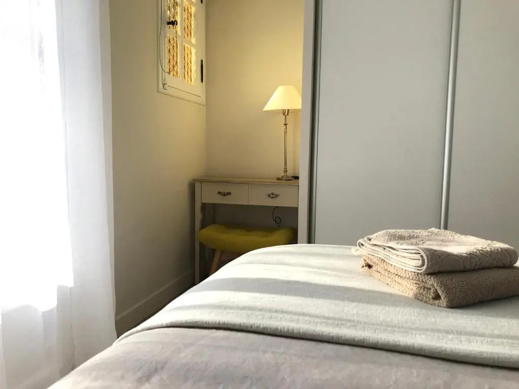 06D - Appartement spacieux avec terrasses, jardin et piscine