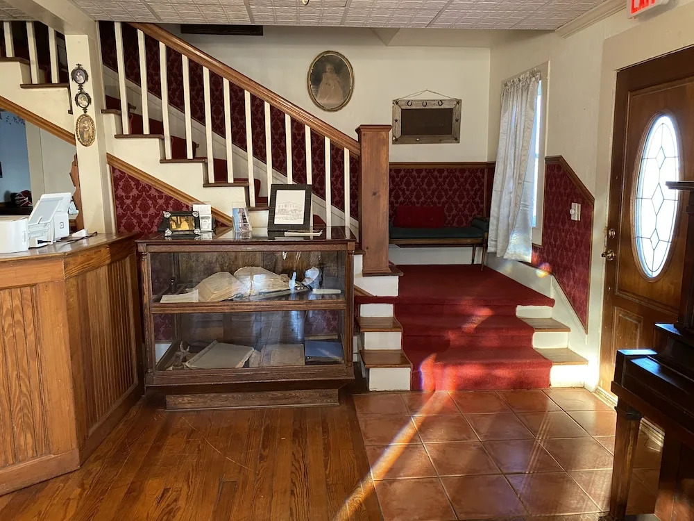 The Hotel Texan