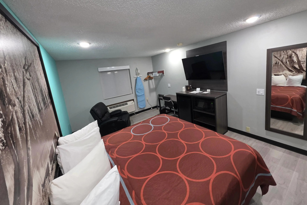 Super 8 by Wyndham Emporia