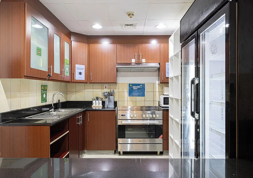 Jbr Beach Hostel