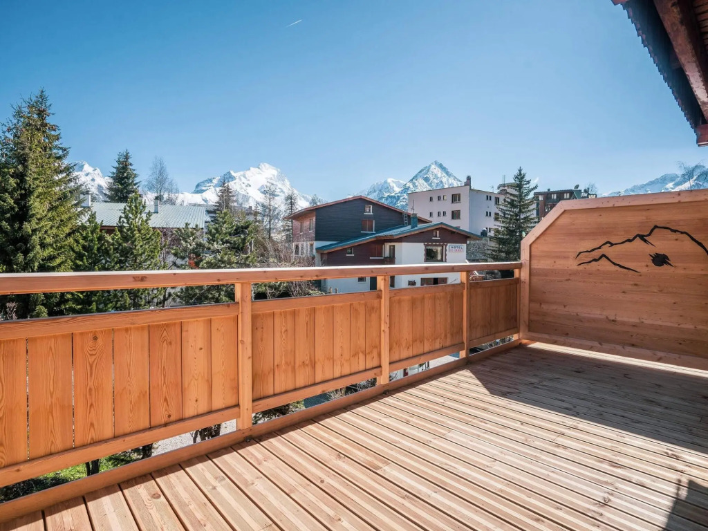 Large 16-person chalet with hot tub on terrace in Les Deux Alpes