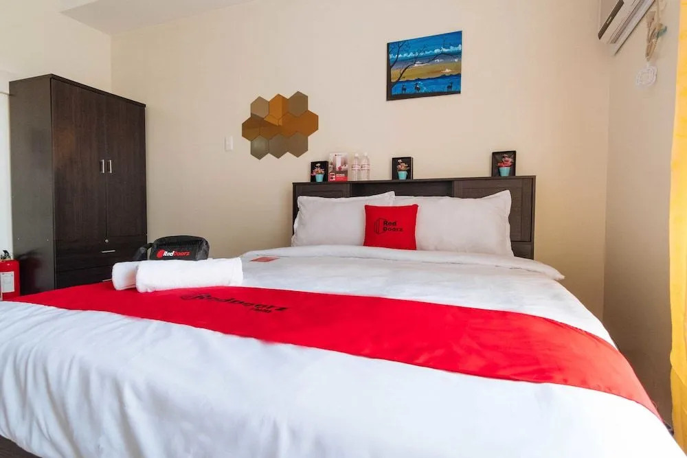 Reddoorz Premium Near Mrt North Avenue Station