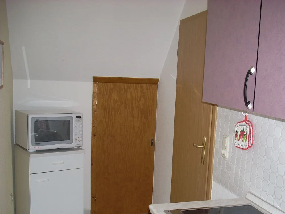 Beautiful Apartment in Wischuer with Fenced Garden