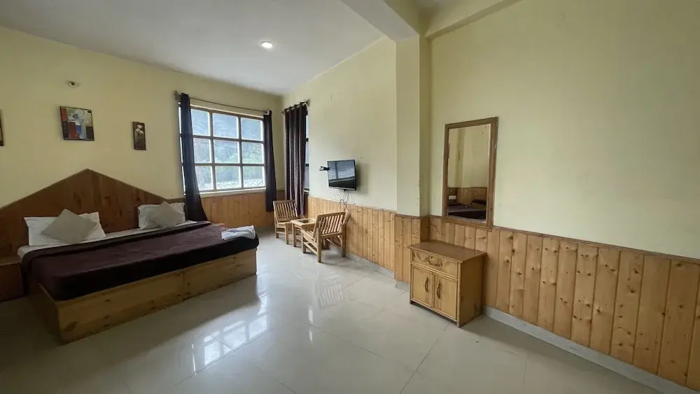 Singh Saab Rooms & Cafe