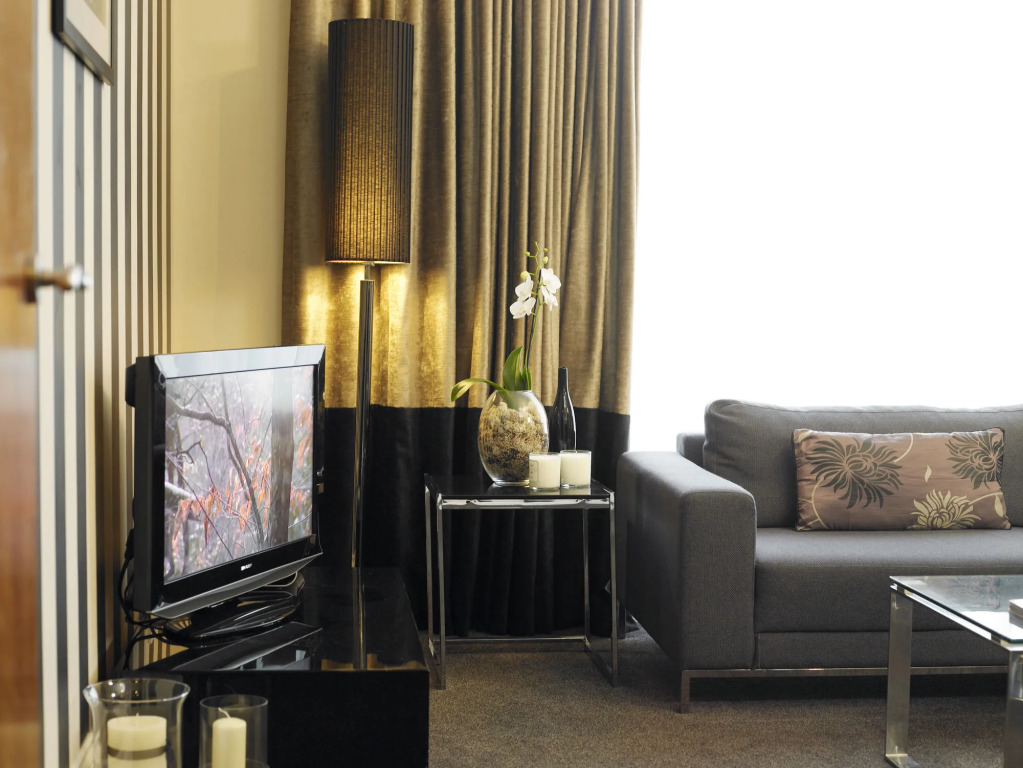 Kensington House by Warren Collection